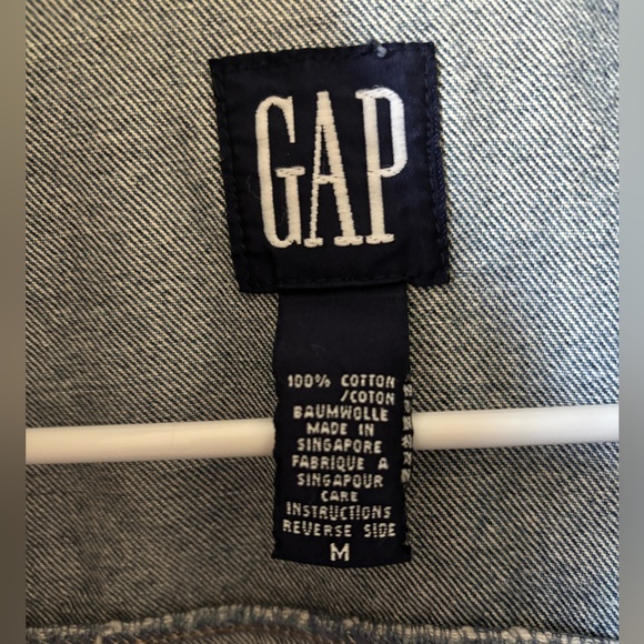 Women’s Vintage Gap Denim Jacket, Size Medium - Picture 7 of 8